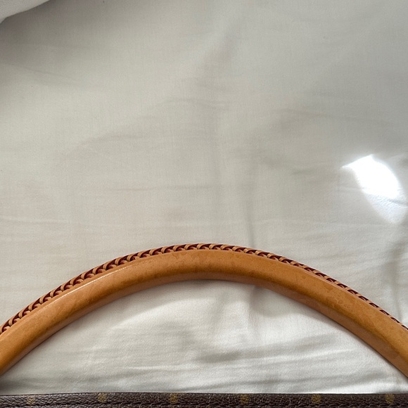 Louis Vuitton Artsy-AUTHENTIC - Picture 6 of 9